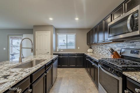 7551 Kinnison Wash Lp, Tucson, AZ 85730 photo 10