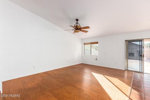 7536 S Laurel Willow Dr, Tucson, AZ 85747 photo 4