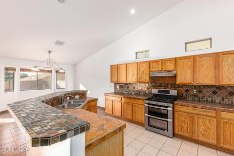 7536 S Laurel Willow Dr, Tucson, AZ 85747 photo 8