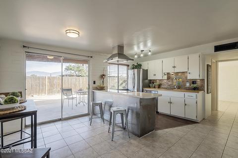 8104 E Baker Dr, Tucson, AZ 85710 photo 11