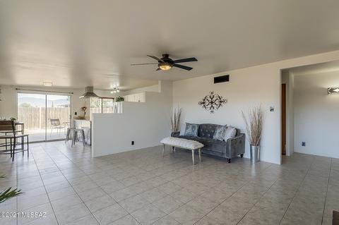 8104 E Baker Dr, Tucson, AZ 85710 photo 6