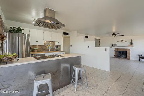 8104 E Baker Dr, Tucson, AZ 85710 photo 13