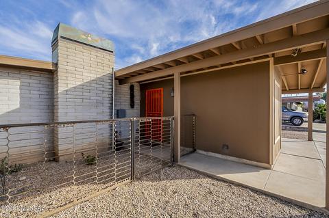 8104 E Baker Dr, Tucson, AZ 85710 photo 1