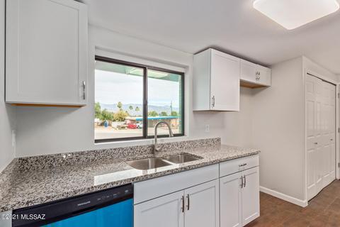 8108 E Colette Pl, Tucson, AZ 85710 photo 9