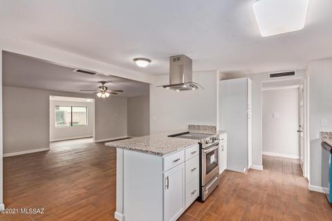 8108 E Colette Pl, Tucson, AZ 85710 photo 7