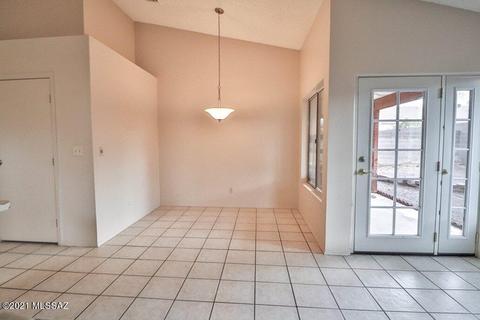 9256 N Eaglestone Loop, Tucson, AZ 85742 photo 8