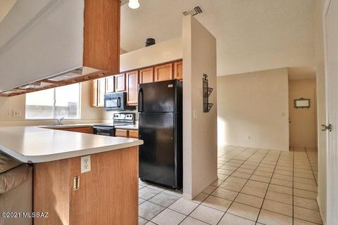 9256 N Eaglestone Loop, Tucson, AZ 85742 photo 4