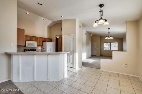 6504 E Cooperstown Dr, Tucson, AZ 85756 photo 4