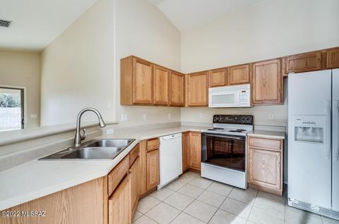 6504 E Cooperstown Dr, Tucson, AZ 85756 photo 3