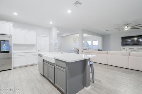 14367 E Royal Falcon Peak Pl, Vail, AZ 85641 photo 7