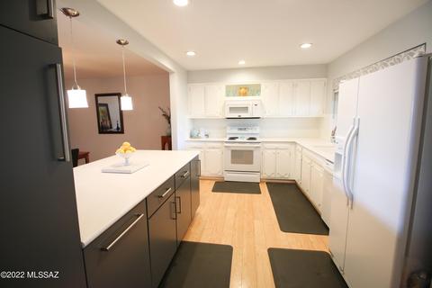 910 E Foothills Dr, Tucson, AZ 85718 photo 5