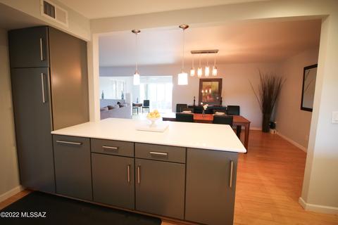 910 E Foothills Dr, Tucson, AZ 85718 photo 7