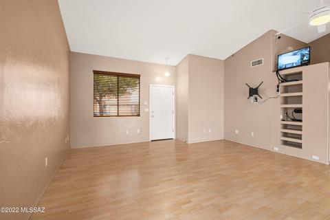 8766 E Chimney Spring Dr, Tucson, AZ 85747 photo 4