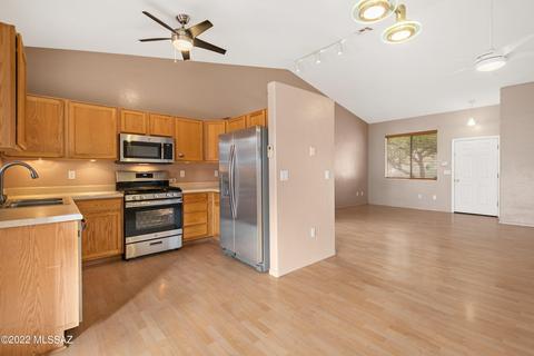 8766 E Chimney Spring Dr, Tucson, AZ 85747 photo 6