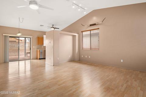 8766 E Chimney Spring Dr, Tucson, AZ 85747 photo 3
