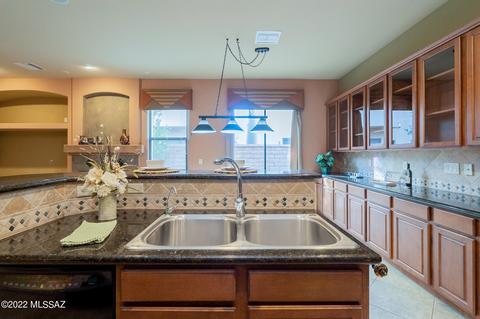 175 E Castlefield Cir, Tucson, AZ 85704 photo 17