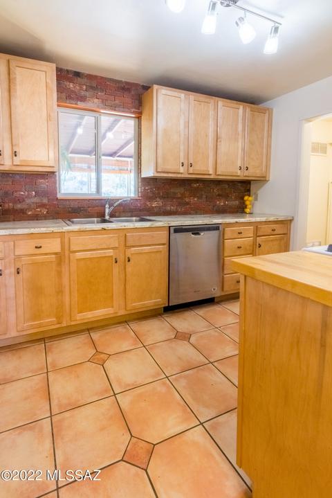 418 E Smoot Dr, Tucson, AZ 85705 photo 4