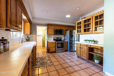 5637 E Spring St, Tucson, AZ 85712 photo 3