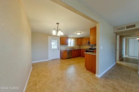 7702 E Apple Tree Dr, Tucson, AZ 85730 photo 6
