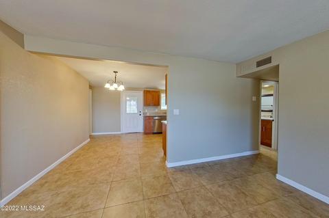 7702 E Apple Tree Dr, Tucson, AZ 85730 photo 4