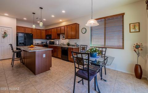 13788 E Carruthers St, Vail, AZ 85641 photo 11