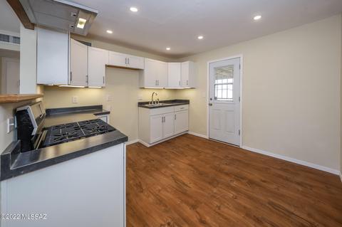 3733 E March Pl, Tucson, AZ 85713 photo 6