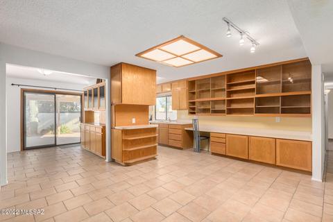 9785 E Skyview Dr, Tucson, AZ 85748 photo 1