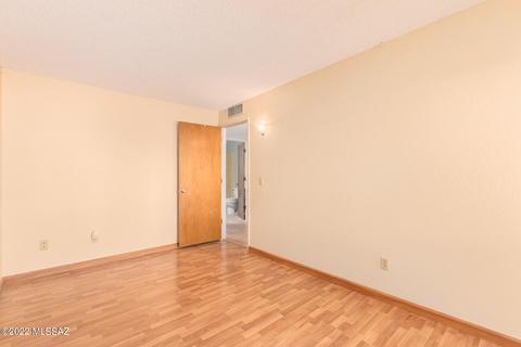 9785 E Skyview Dr, Tucson, AZ 85748 photo 18