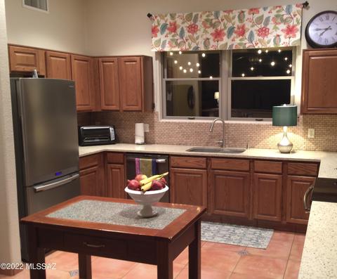 10375 E Cele Peterson Ln, Tucson, AZ 85747 photo 2