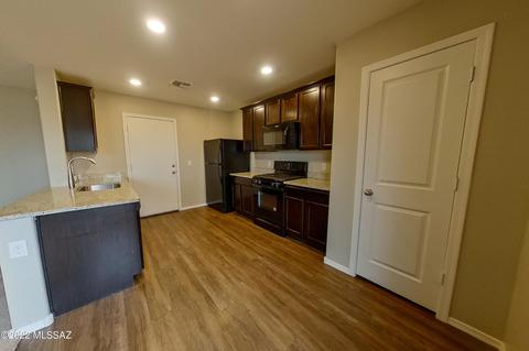 3997 E Braddock Dr, Tucson, AZ 85706 photo 5