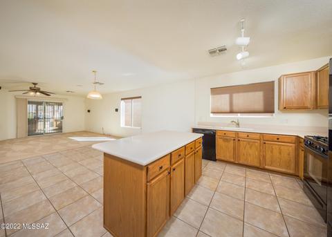 10235 E Wasp Spring Dr, Tucson, AZ 85748 photo 6