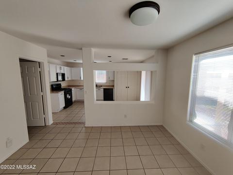 8886 E Mountain Spring Dr, Tucson, AZ 85747 photo 5