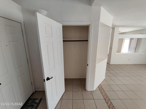 8886 E Mountain Spring Dr, Tucson, AZ 85747 photo 12