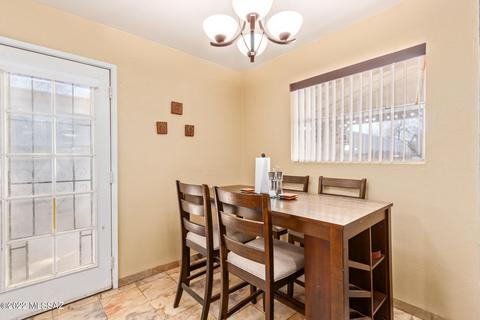 907 E Saint Katherines Ct, Tucson, AZ 85756 photo 10