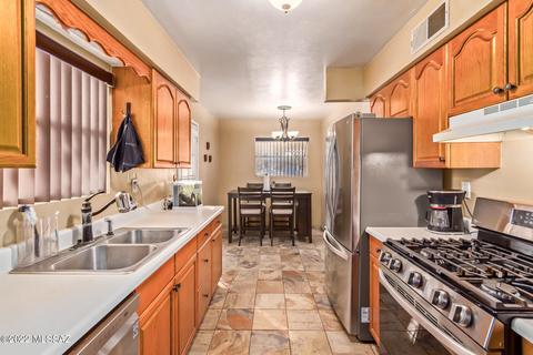 907 E Saint Katherines Ct, Tucson, AZ 85756 photo 14