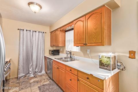 907 E Saint Katherines Ct, Tucson, AZ 85756 photo 11