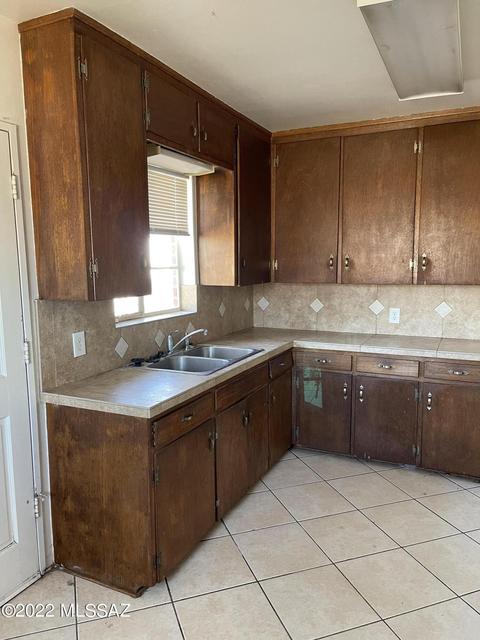 1575 E Grant Rd, Tucson, AZ 85719 photo 3