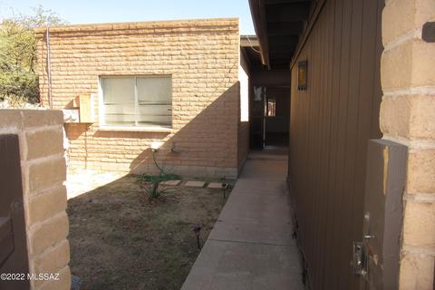 17 E Mediterranean Dr, Tucson, AZ 85704 photo 2
