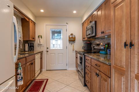 5232 E Bermuda St, Tucson, AZ 85712 photo 2