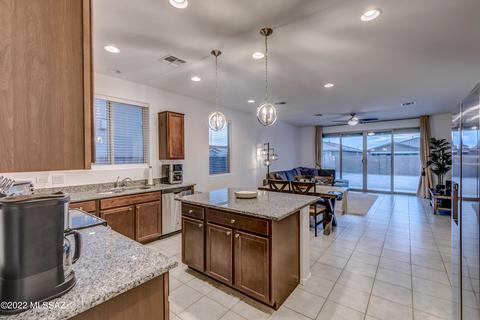 12009 E Ryscott Cir, Vail, AZ 85641 photo 2