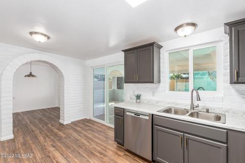 7908 E Winnepeg Dr, Tucson, AZ 85730 photo 17