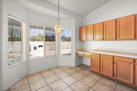 10668 E Barclay Park Loop, Tucson, AZ 85748 photo 12