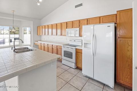 10668 E Barclay Park Loop, Tucson, AZ 85748 photo 15