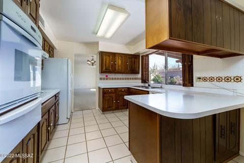 9034 E Maple Leaf Dr, Tucson, AZ 85710 photo 16