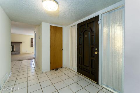 9034 E Maple Leaf Dr, Tucson, AZ 85710 photo 9