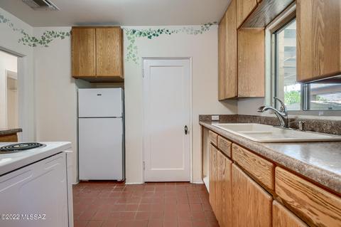 1821 E Spring St, Tucson, AZ 85719 photo 10