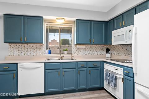 9502 E Myra Dr, Tucson, AZ 85730 photo 7