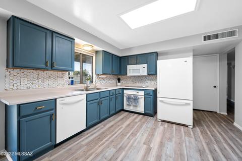 9502 E Myra Dr, Tucson, AZ 85730 photo 8