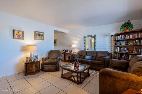 6730 E Hawk Dr, Tucson, AZ 85730 photo 2