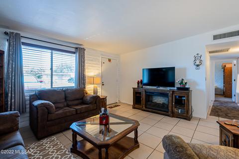 6730 E Hawk Dr, Tucson, AZ 85730 photo 4